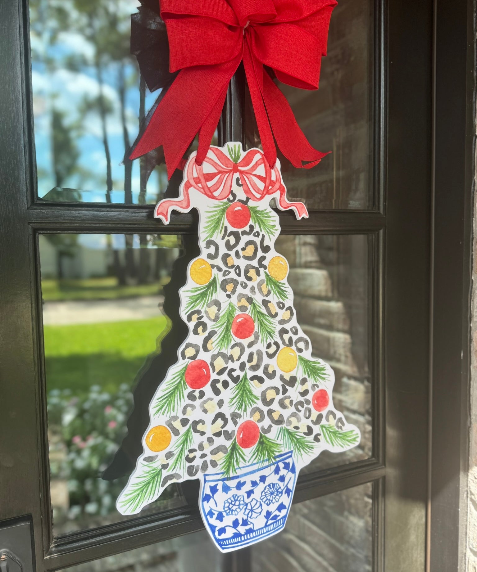 Leopard Christmas Tree with Ornaments DH